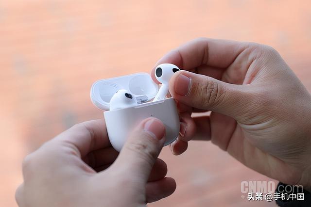 AirPods 3评测：这是一款佩戴体验更舒适的AirPods